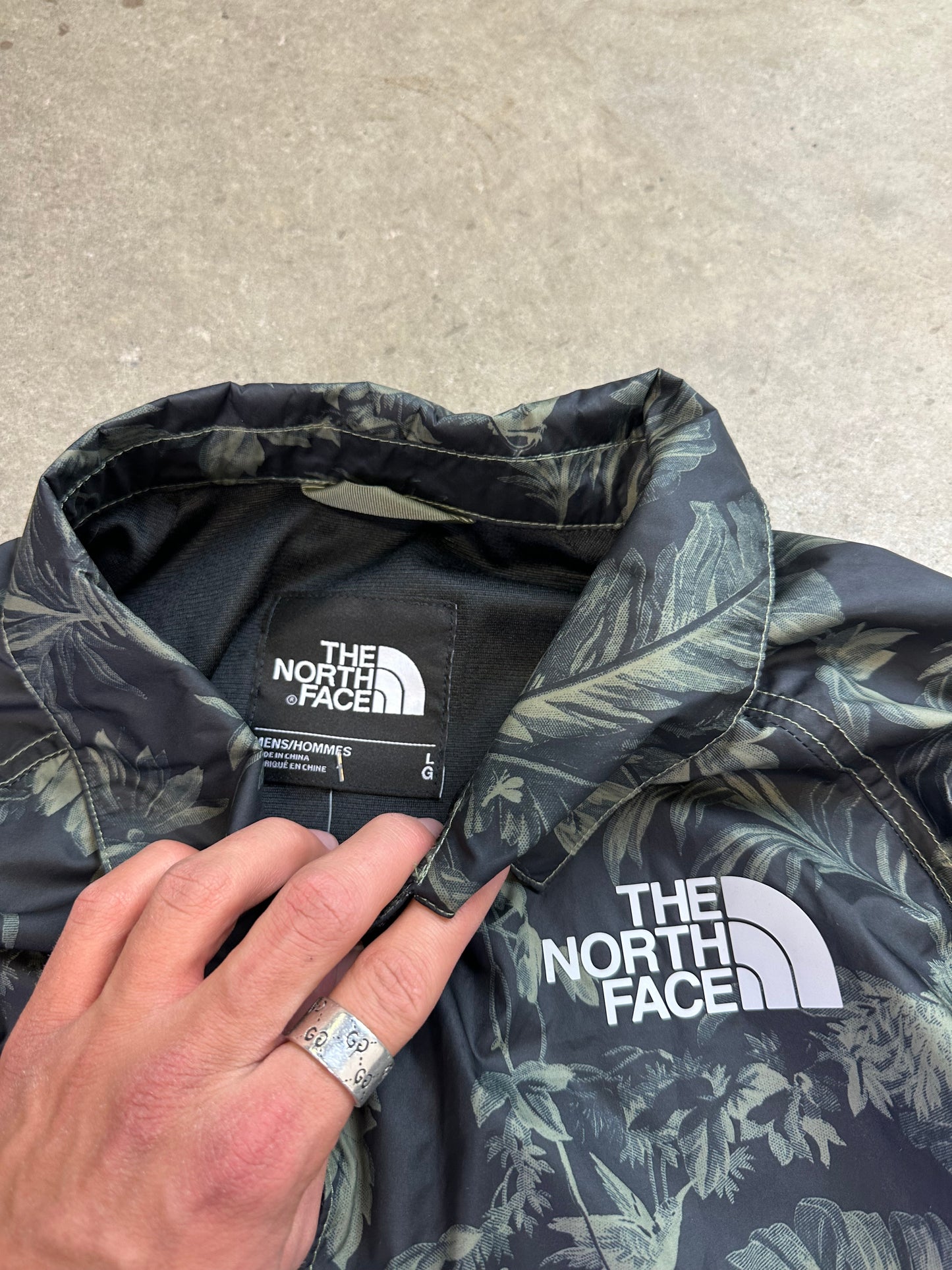 The North Face Leaf Print Coaches Jacket Large