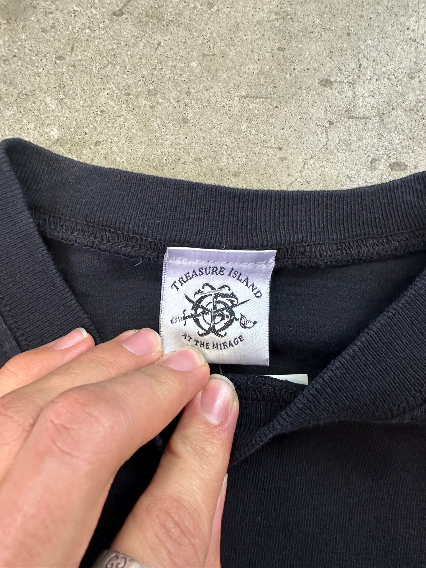 90s Treasure Island At The Mirage Tee Medium