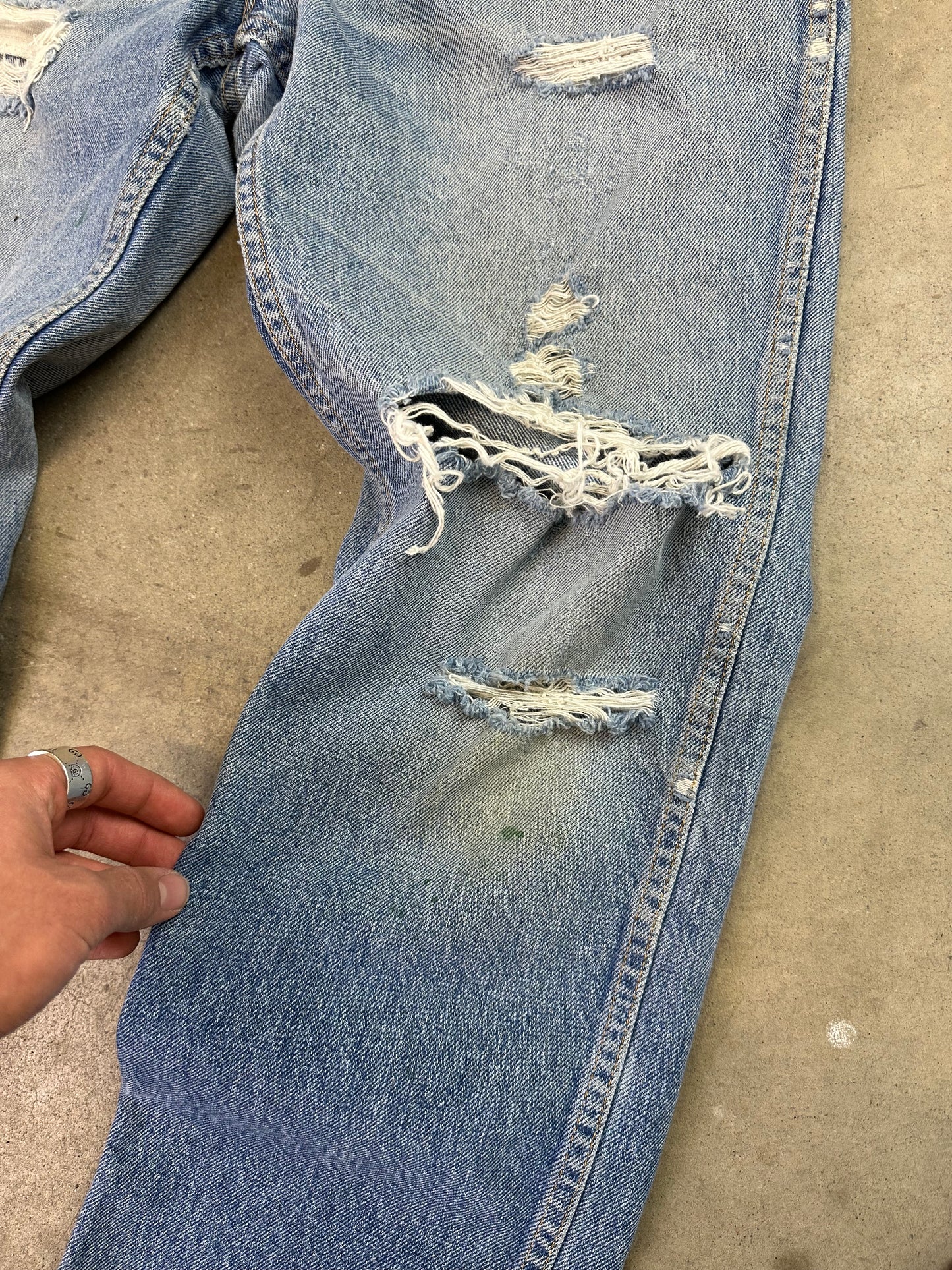 80s Lee Distressed Light Wash Denim 33"