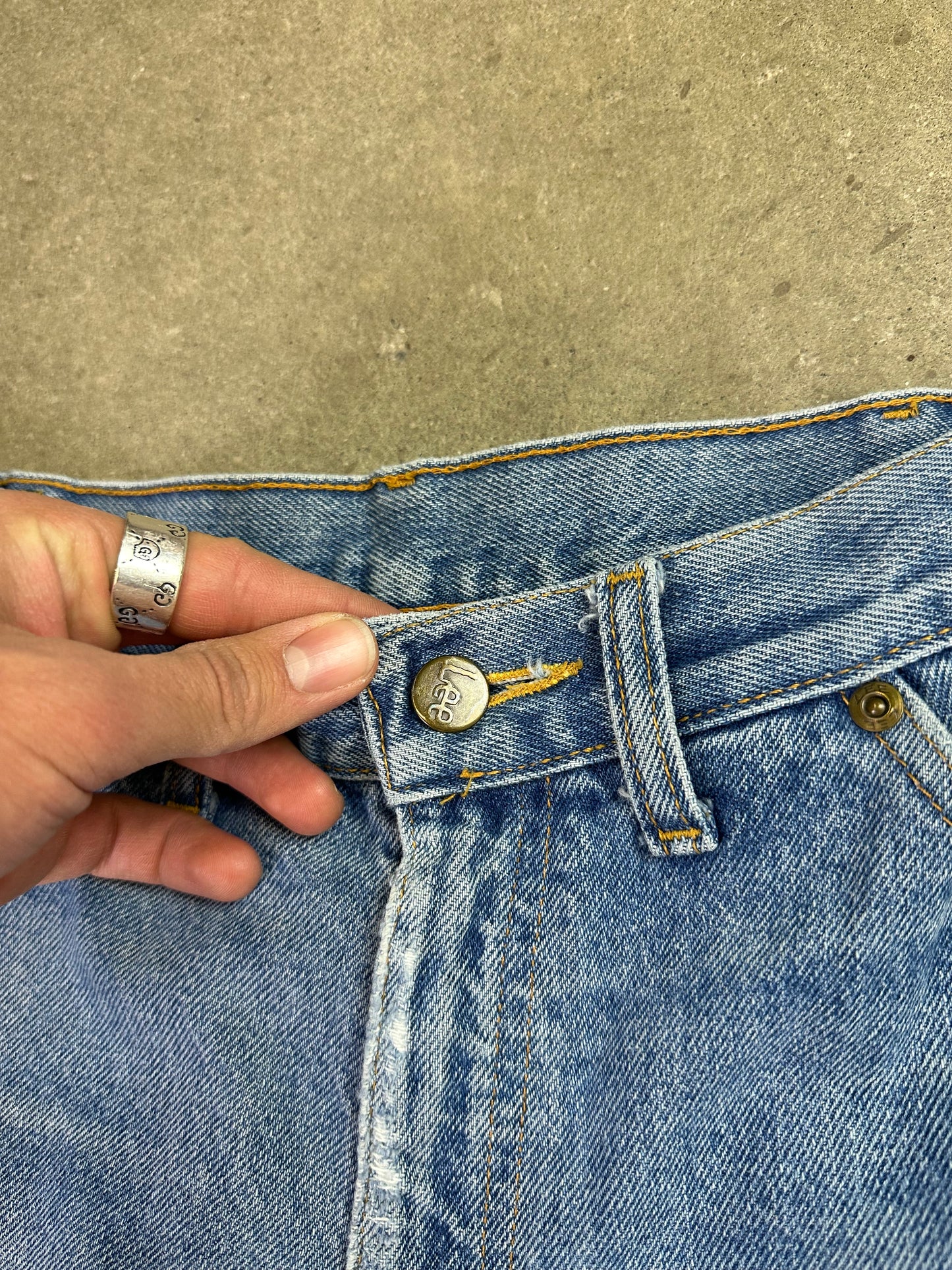 80s Lee Distressed Light Wash Denim 33"