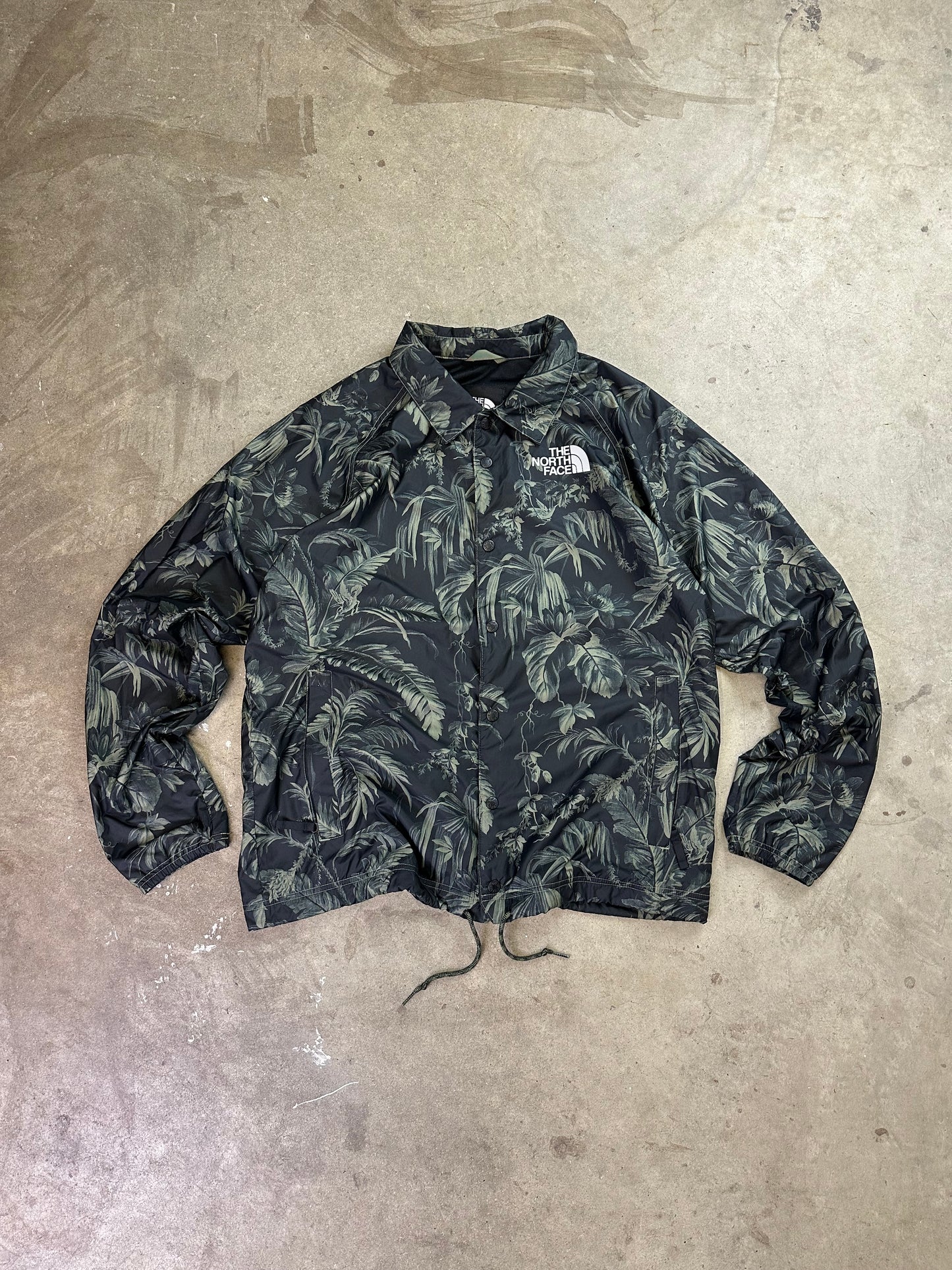 The North Face Leaf Print Coaches Jacket Large