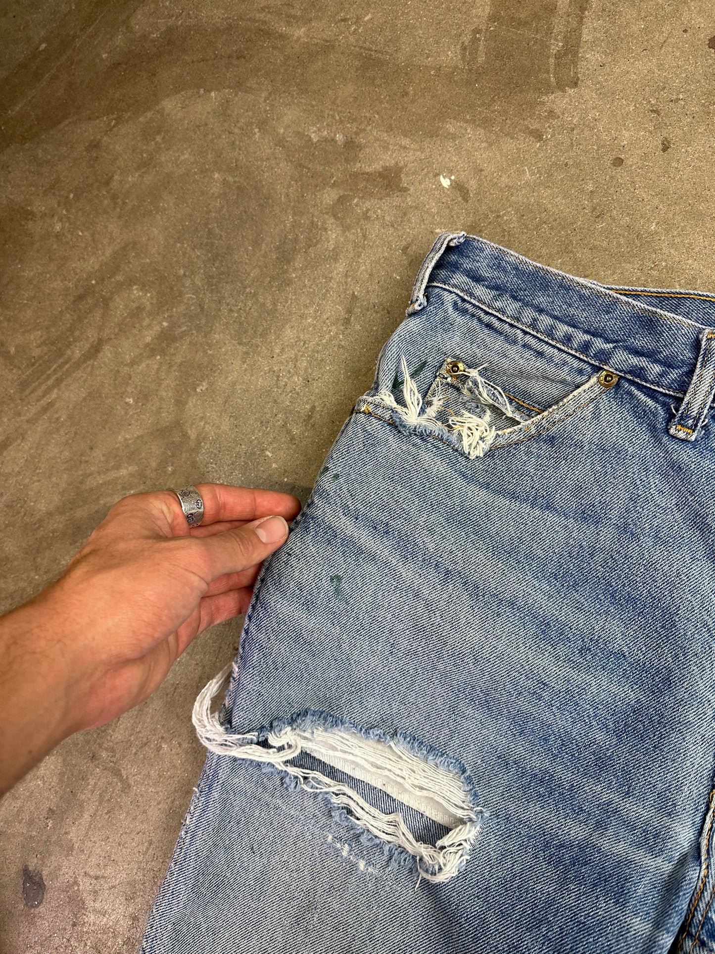 80s Lee Distressed Light Wash Denim 33"